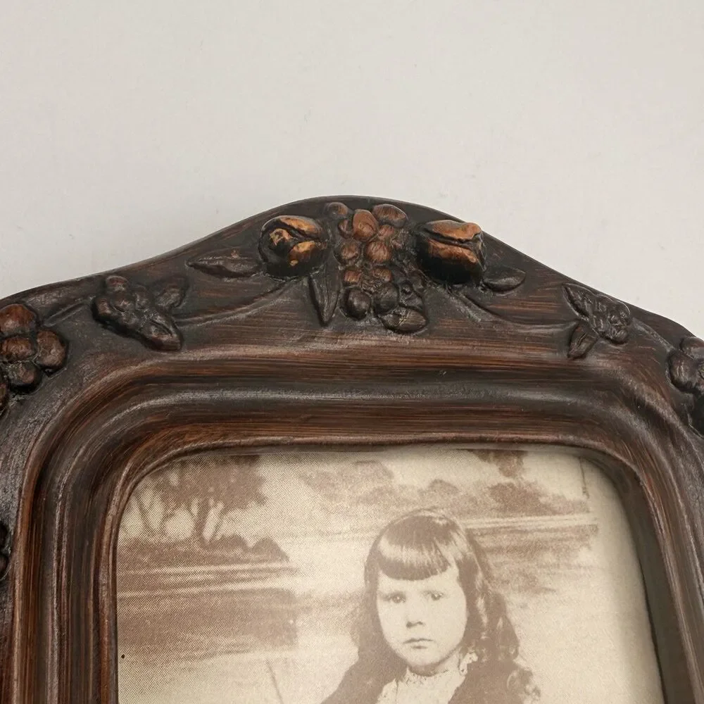 Vintage Carved Wood Picture Frames Matching Pair Yesteryear Floral Ornate